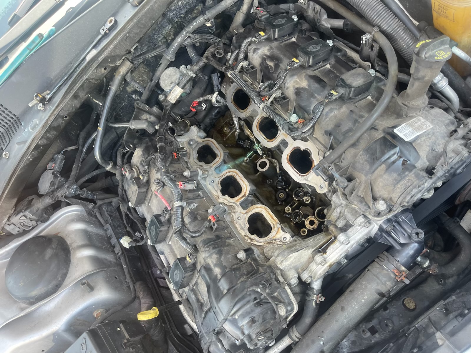Intake manifold & spark plug service — 3.6L V6